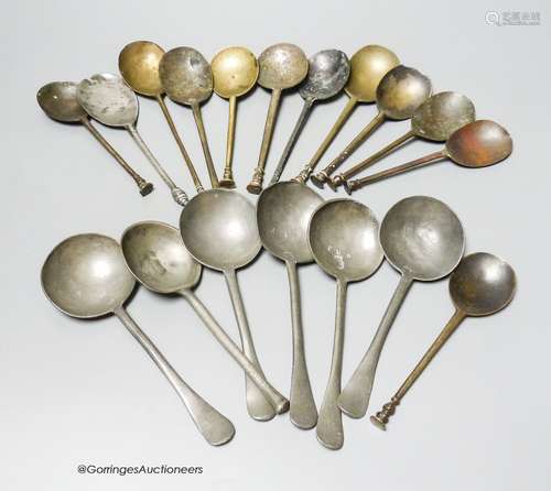 A collection of eighteen 16th to 18th century brass and pewt...