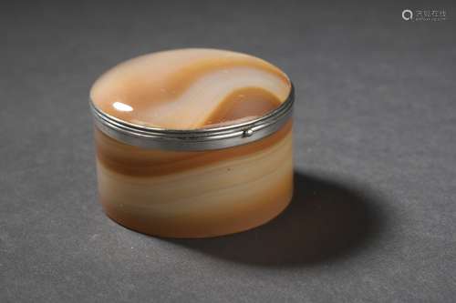 Boîte en agate et argent de la fin du XIXe siècle H. 3 cm