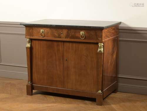 Commode scriban en acajou et placage d'acajou d'époque Retou...