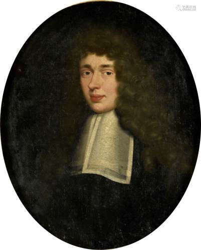 École FRANÇAISE vers 1700 Portrait d'homme Toile ovale. Rest...