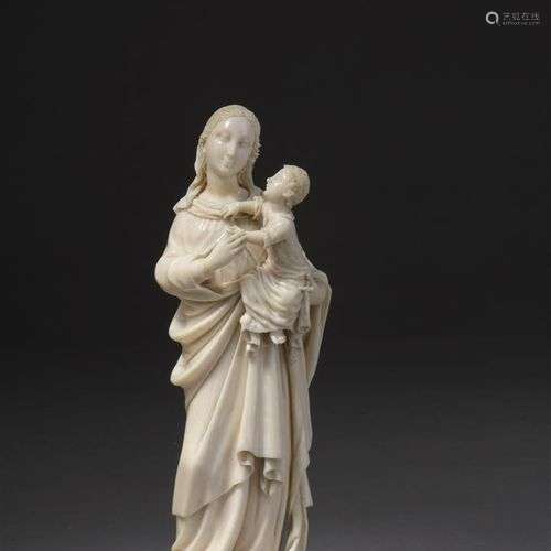 Italie, XVIIe- XVIIIe siècle Vierge à l'Enfant Ivoire sculpt...