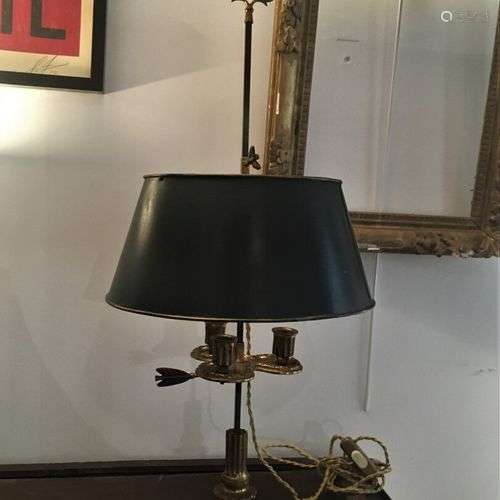 Lampe bouillotte à trois lumières en bronze ciselé et doré, ...