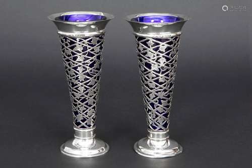 Paire d'anciens vases anglais en argent massif, marqué 