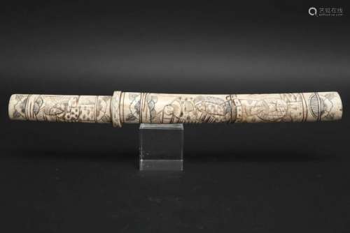 Dague chinoise avec poignée et fourreau en ivoire avec décor...