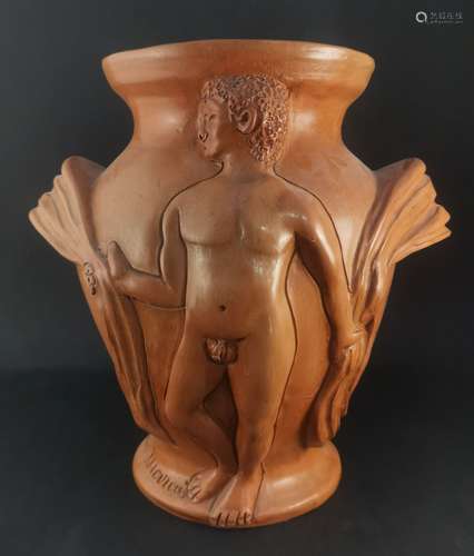 Jean MARAIS (1913-1998). Vase à décor en relief d'un couple ...