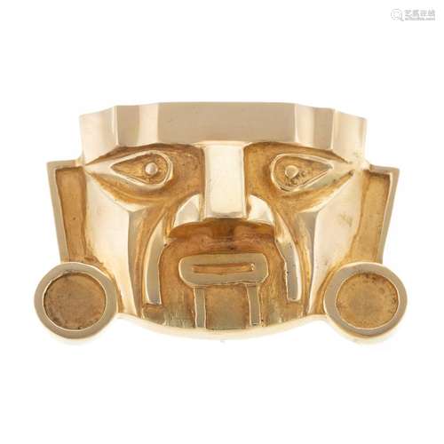 A Mesoamerican Mask 18K Yellow Gold Brooch