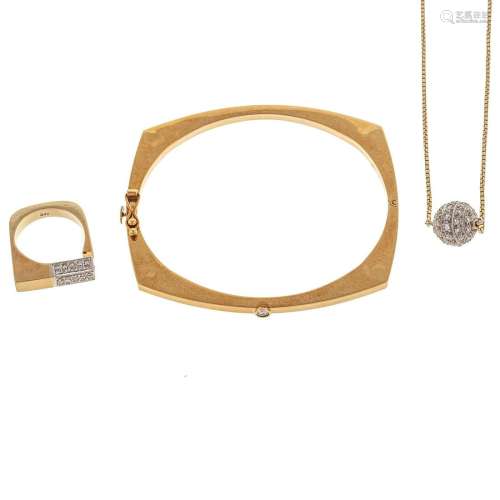 A Collection of 14K Gold Diamond Jewelry