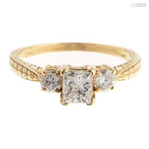 A Diamond Engagement Ring in 18K Yellow Gold