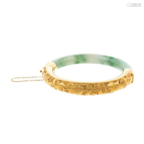A Vintage Chinese Jade Bangle in 14K Yellow Gold