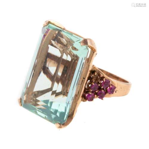 An Impressive 14K Retro Aquamarine & Ruby Ring