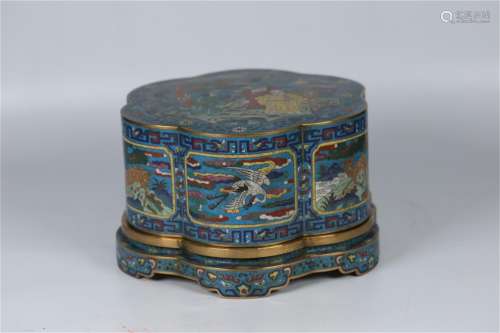 A Cloisonne Box with Lid