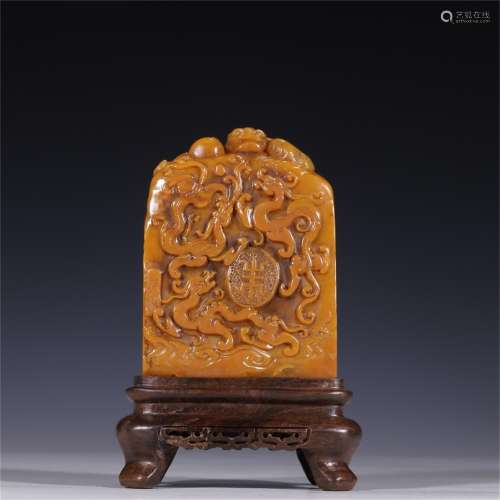 A Carved Tianhuang Stone Dragon Patterned Seal
