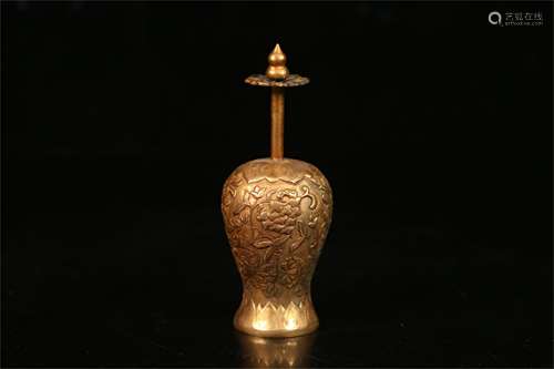 A Gilt Bronze Vase with Flower Pattern