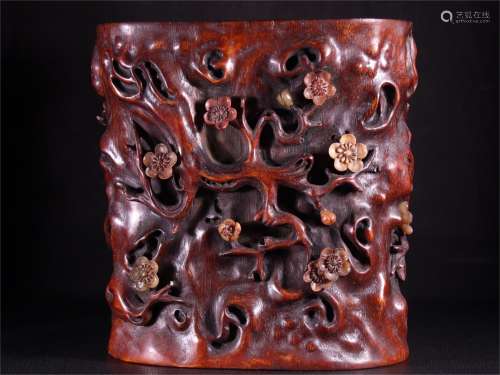 A Carved Bamboo Flower Patterned Brush Pot
