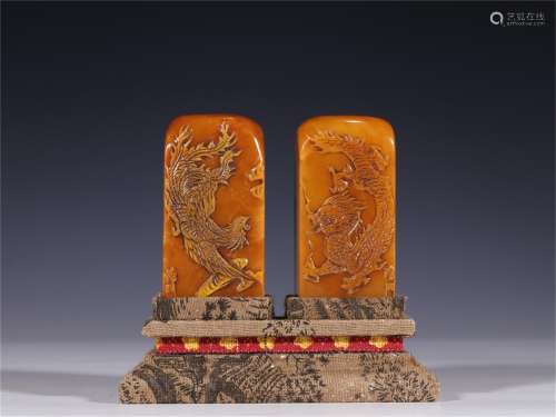 Pair of Carved Tianhuang Stone Seals