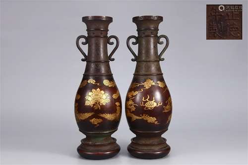 A Pair of Gilt Bronze Vase with Double Ear