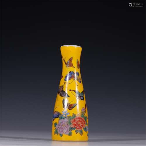 A Peking Glass Butterfly Patterned Vase