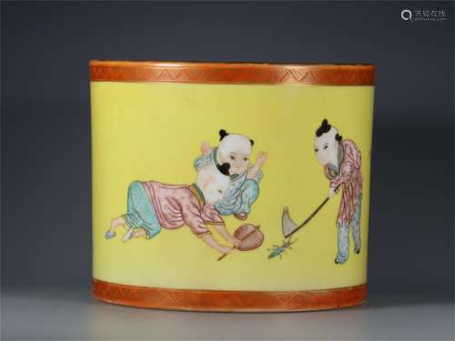 A Yellow Glazed Famille Rose Porcelain Brush Pot