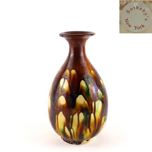 A San-Cai Glazed Porcelain Spring Vase