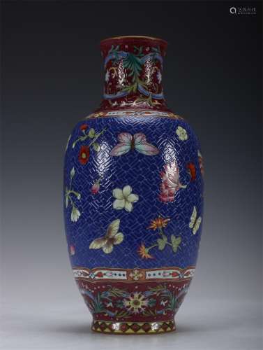 A Blue Glazed Famille Rose Pocelain Vase