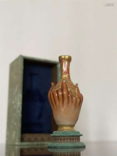 A Famille Rose Buddha Hand Patterned Vase