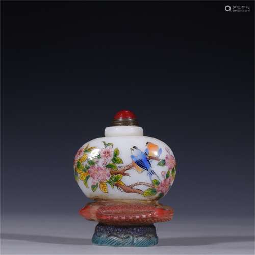 A Peking Glass Bird Patterned Snuff Bottle