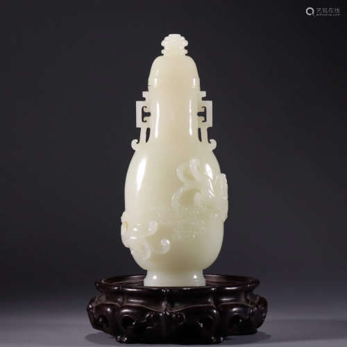 A Hetian jade vase with dragon shaped ears