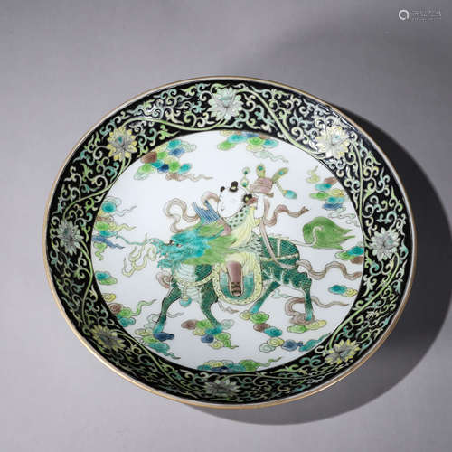 A multicolored qilin porcelain plate