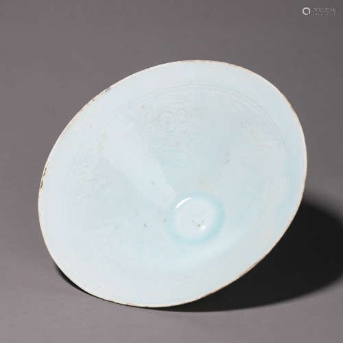 A figure patterned Hutian kiln porcelain cup