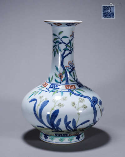 A doucai flower porcelain vase
