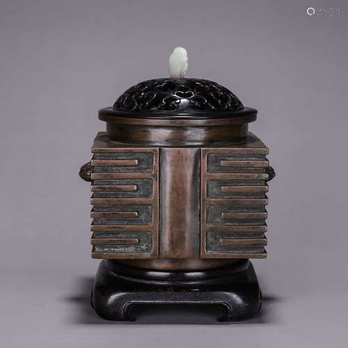 A jade-inlaid copper censer