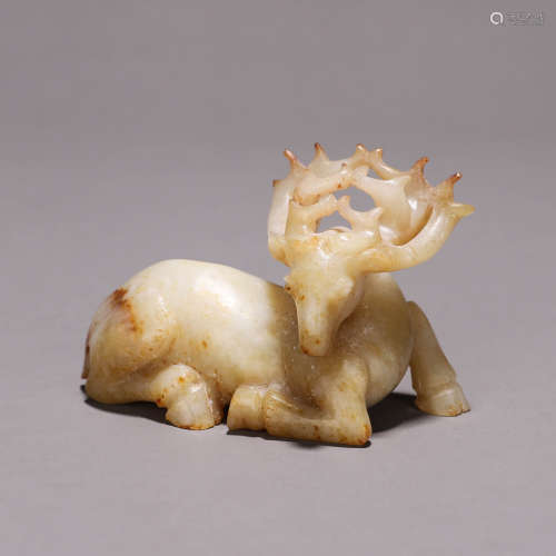 A Hetian jade deer ornament