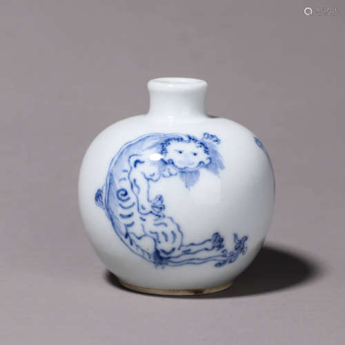 A blue and white lion porcelain water pot