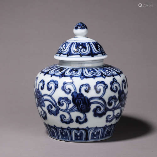A blue and white flower porcelain covered jar