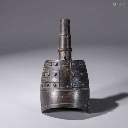 An ancient bronze bianzhong