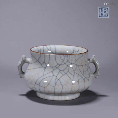 A Ge kiln glazed porcelain double-eared censer