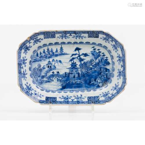 An octagonal serving platter