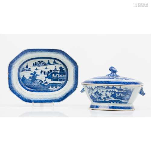 A tureen with cover and tray