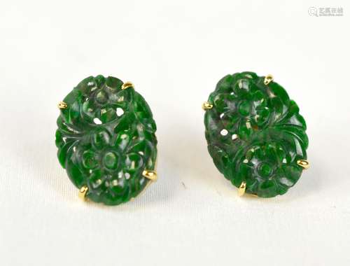 Pr 14K Gold Mounted Carved Jadeite Earrings