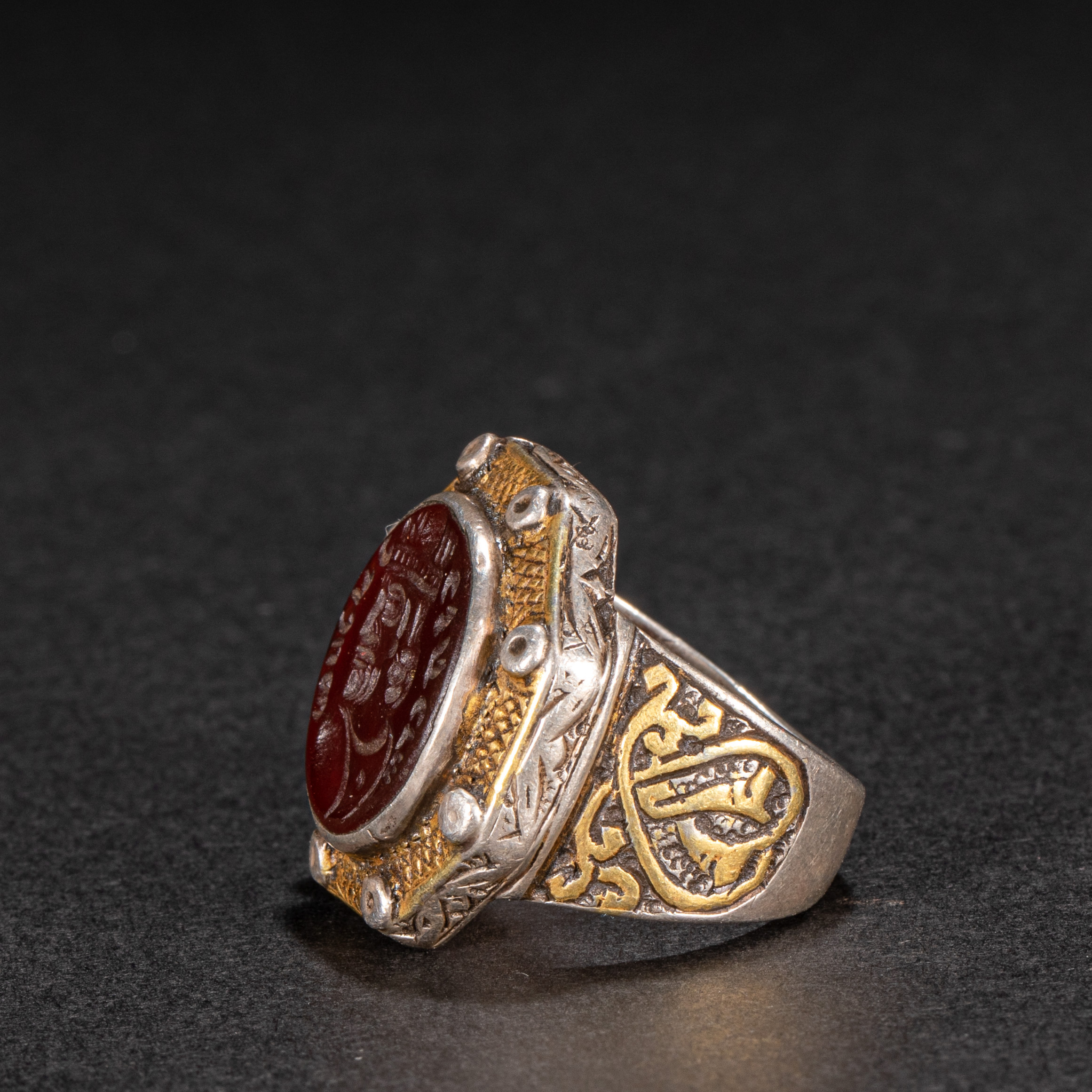 伊朗古代银鎏金戒指