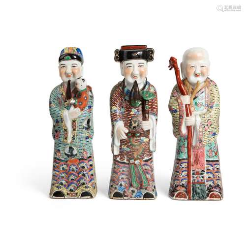 LARGE GROUP OF THREE FAMILLE ROSE FIGURES OF 'SANXING'