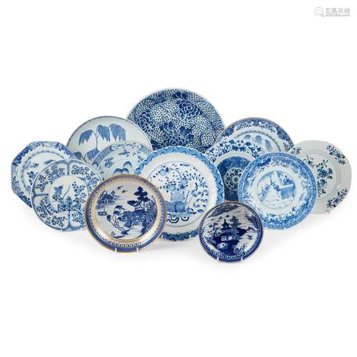 GROUP OF TWELVE BLUE AND WHITE PLATES AND CHARGERS QING