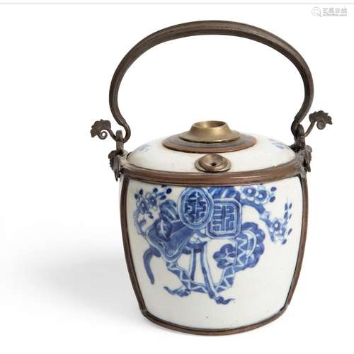 BLUE AND WHITE OIL POT WITH BRASS MOUNT AND HANDLE …