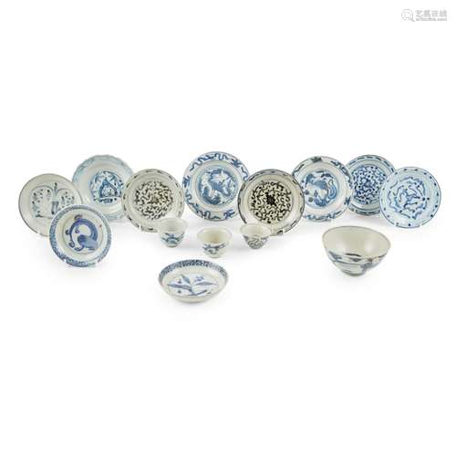 GROUP OF FOURTEEN BLUE AND WHITE WARES MING TO QING