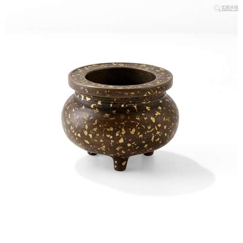 GILT-SPLASHED BRONZE TRIPOD CENSER XUANDE MARK