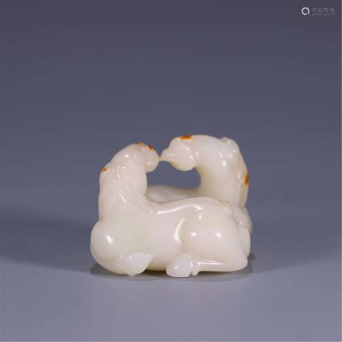 A JADE CARVING OF TWO HORSES