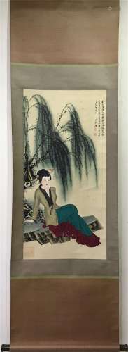 A CHINESE PAINTING OF BEAUTY UNDER WILLOW TREE