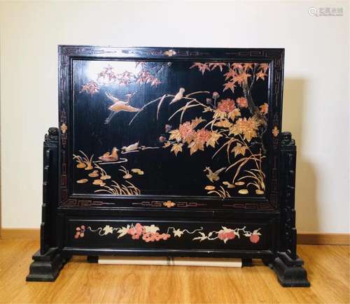 A CHINESE CARVED LACQUER WOOD INLAID SOAPSTONE TABLE