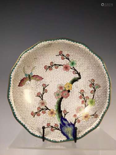 A CHINESE CLOISONNE FLOWERS PATTERN DISH