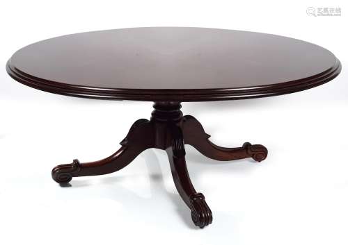 LARGE 19TH-CENTURY MAHOGANY CIRCULAR DINING TABLE